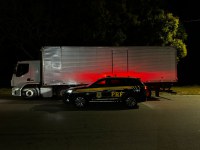 PRF apreende carga ilegal de cerveja em Linhares/ES