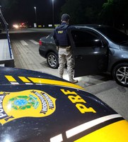 Carro roubado é recuperado pela PRF em menos de 24 horas