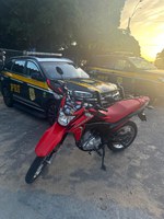 PRF recupera motocicleta roubada em Linhares/ES