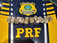 PRF apreende quase 1 kg de maconha em posto de combustível em Serra