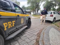 PRF recupera carro clonado em Cariacica