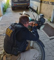 Homem é detido pela PRF com moto furtada em Guarapari