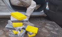 PRF apreende cocaína escondida em painel de veículo na BR-101, em Serra/ES