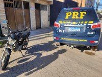 PRF recupera motocicleta roubada há mais de um mês em Serra