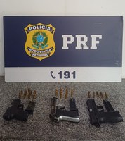 PRF apreende armas de fogo e prende dois homens em Viana
