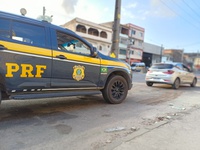 PRF recupera carro clonado em Vila Velha