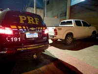 PRF recupera caminhonete roubada há oito anos durante fiscalização em Serra