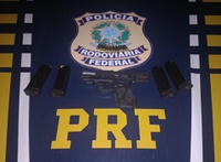 PRF apreende arma de fogo carregada em Linhares