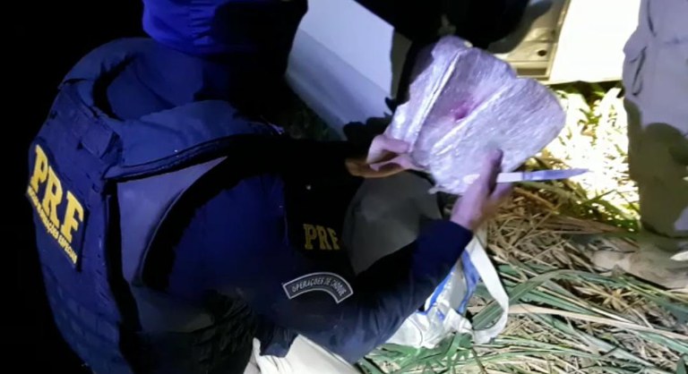 PRF apreende 3Kg de cocaína na BR 262