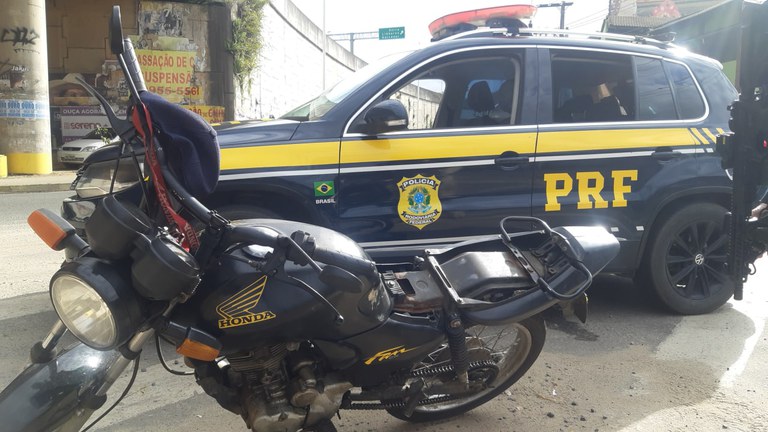 PRF recupera moto adulterada durante fiscalização na BR 262