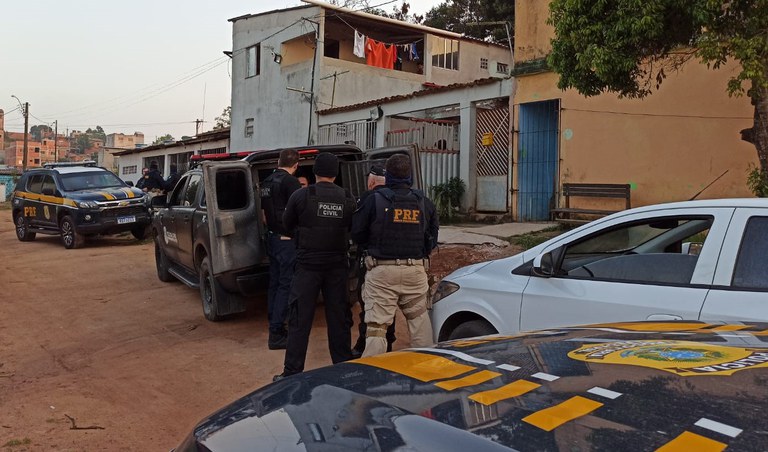 PRF e Polícia Civil deflagram operação Carga Pesada