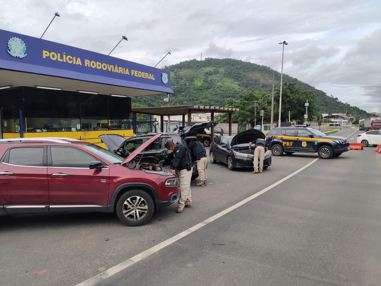 PRF recupera três clonados na BR 101