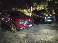PRF recupera veículo e detém foragido da justiça