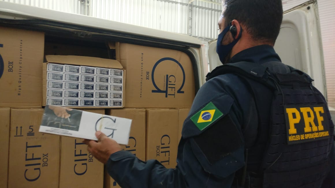 Carga de cigarros contrabandeados é apreendida em Cariacica