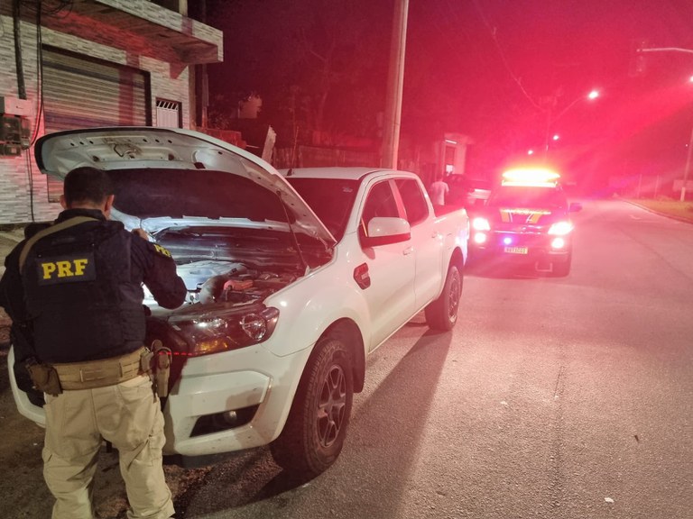 PRF recupera veículo em Guarapari (ES)