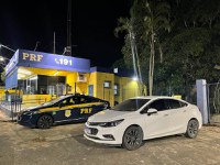 PRF recupera motocicleta e veículo nas BRs 101 e 262