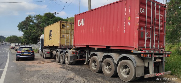 PRF recupera semirreboque adulterado em Cariacica/ES