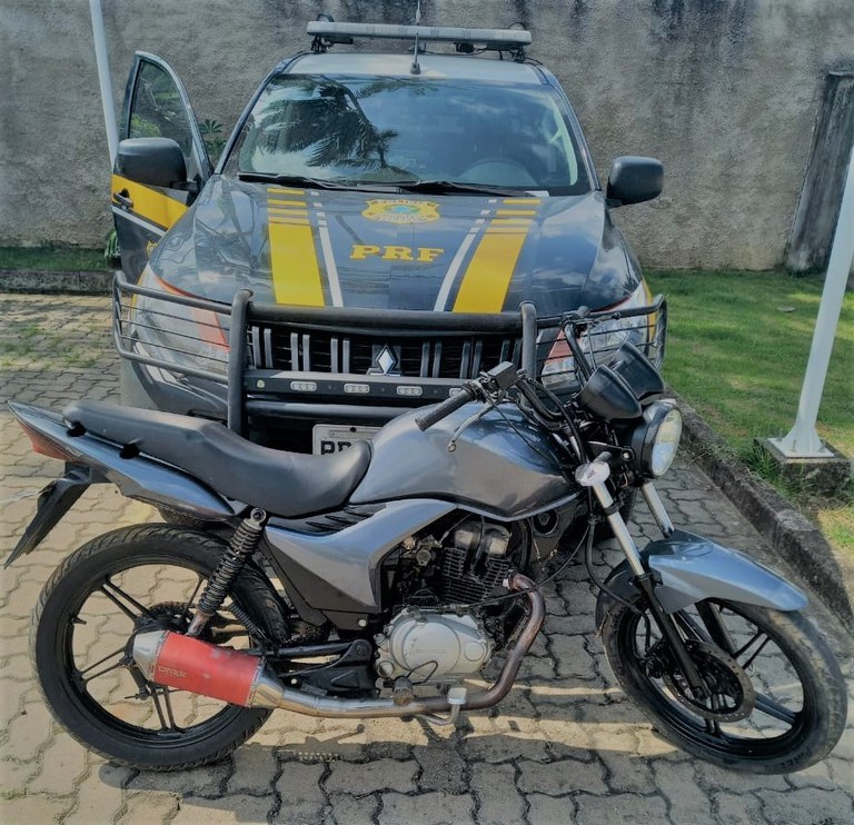 PRF recupera motocicleta adulterada em Rio Novo do Sul/ES