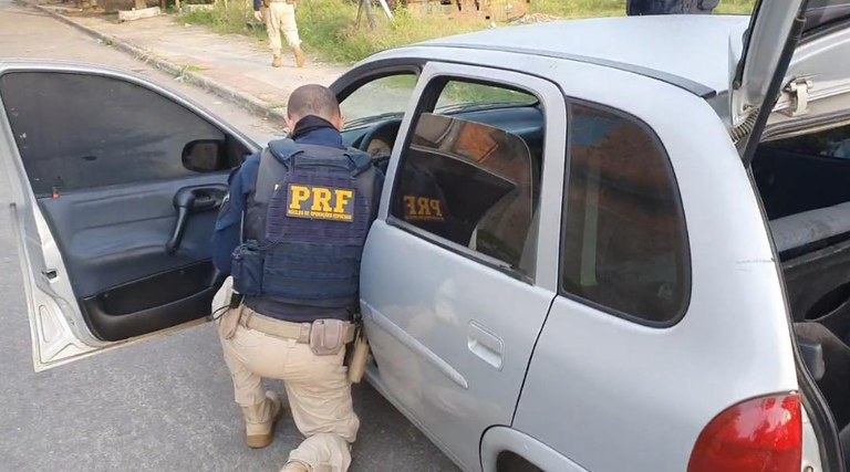 PRF recupera veículo furtado na BR 447