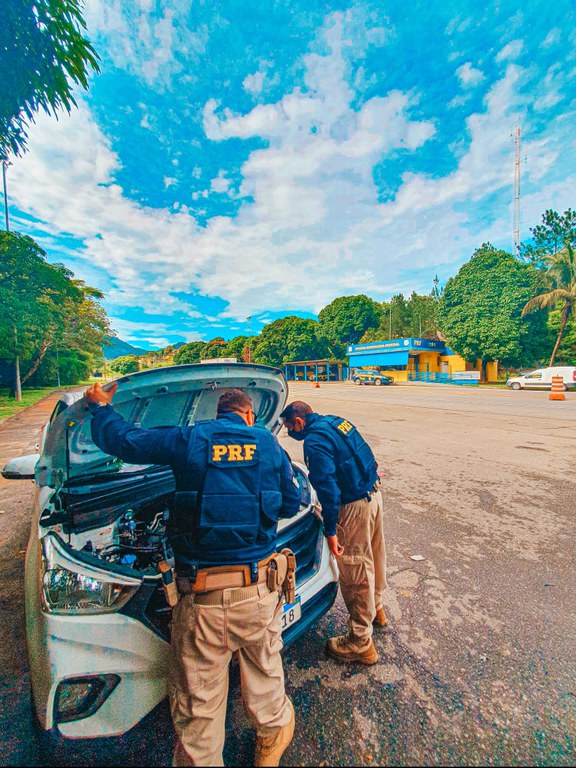 PRF recupera veículo clonado na BR 101