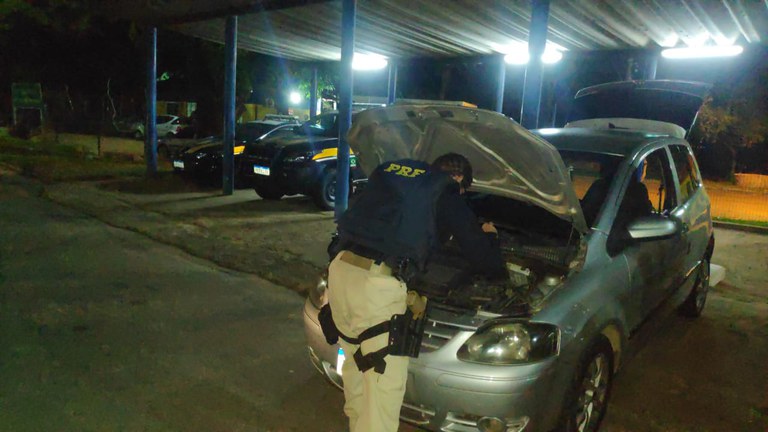 PRF recupera veículo roubado no município de Serra (ES)