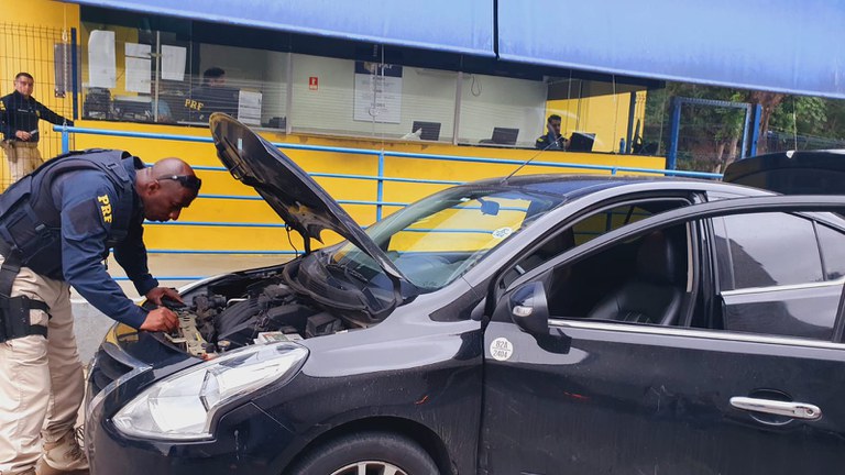 PRF recupera veículo clonado durante fiscalização na BR 101