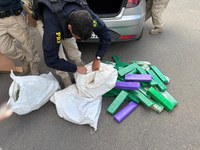 PRF apreende 88 kg de maconha e prende condutor na BR-262, em Viana/ES