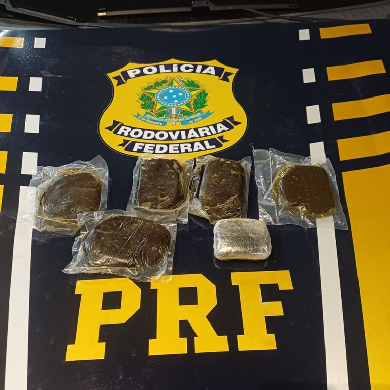 PRF apreende carga de haxixe após perseguição na BR-101 em Serra