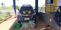 PRF encontra 160 Kg de maconha em caminhão que atrapalhava trânsito em Itumbiara (GO).