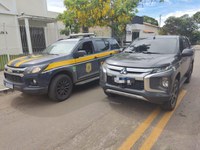 PRF recupera 2 veículos roubados na região metropolitana de Goiânia(GO)