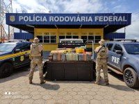 PRF, em ação conjunta, apreende 2 toneladas de maconha em Guapó (GO)