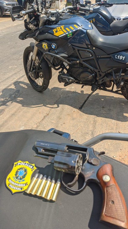apreensão de revólver.jpeg