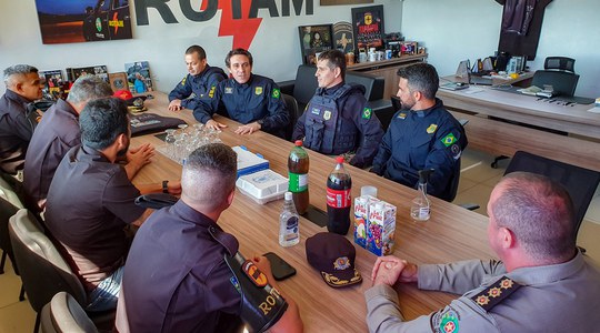 Superintendente da PRF em Goiás visita Batalhão de ROTAM