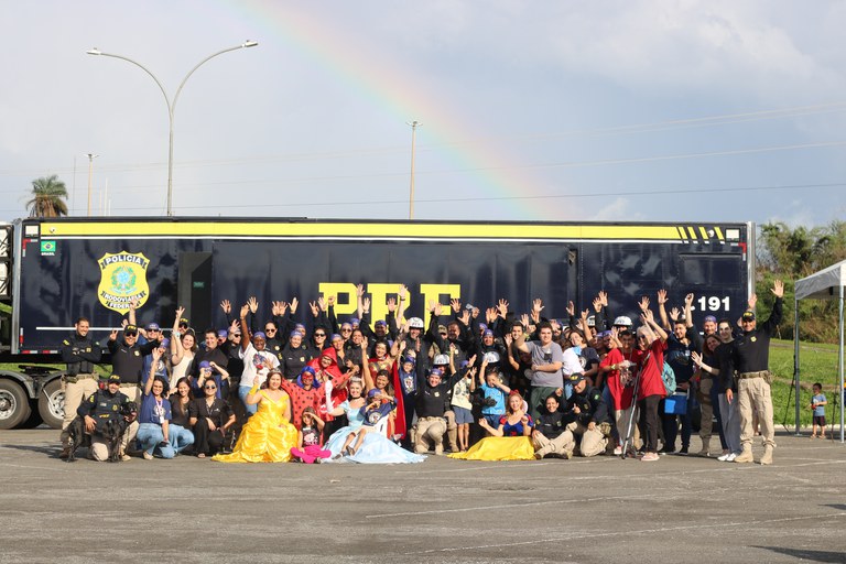 PRF promove cerimônia de encerramento da campanha “Policiais Contra o Câncer Infantil 2024” em Goiânia (GO)