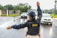 PRF reforça policiamento para o carnaval nas BRs goianas