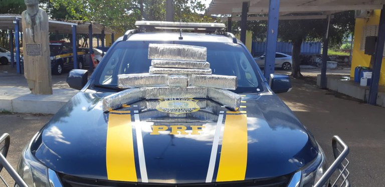 PRF apreende droga e eletrônicos sem nota fiscal no norte goiano