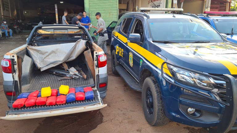 Ação envolvendo PRF e PM apreende carga milionária de droga em Nerópolis (GO)