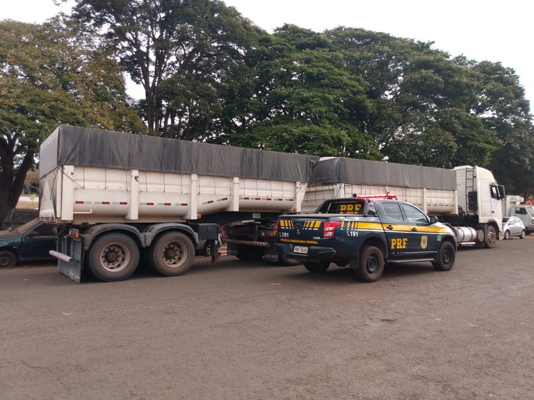 Semirreboques adulterados em Jataí