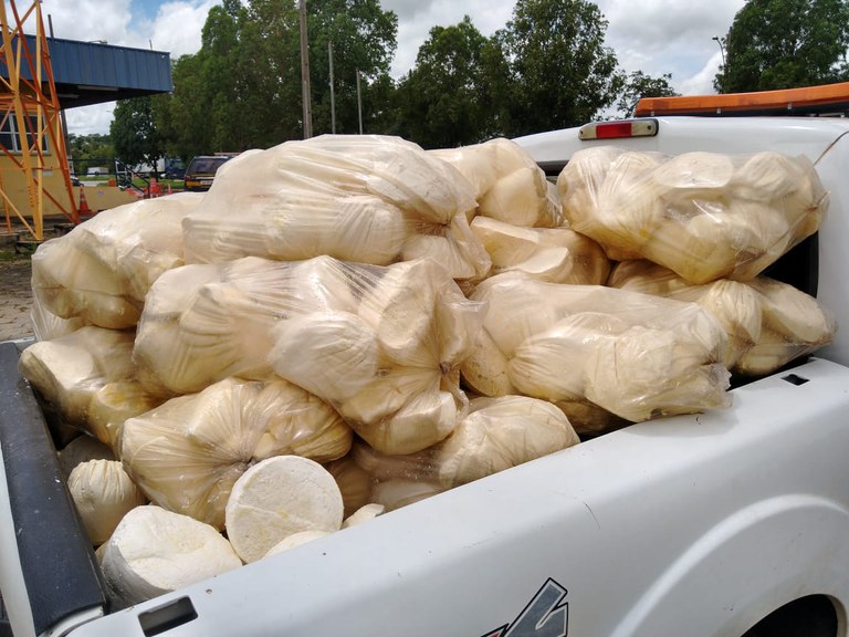 PRF e Agrodefesa apreendem mais de meia tonelada de queijo estragado na BR 060, em Abadia de Goiás