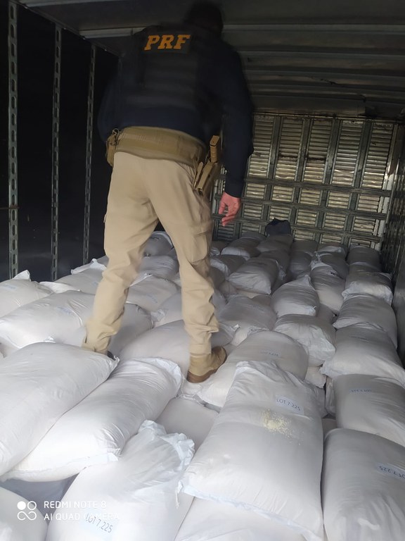 Produto desconhecido é apreendido pela PRF com nota fiscal falsa