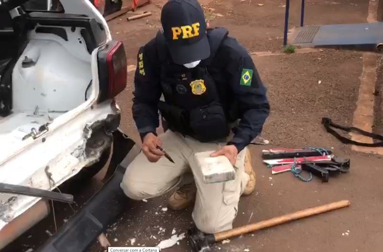 PRF apreende carga milionária de droga com casal na BR 060, em Jataí/GO