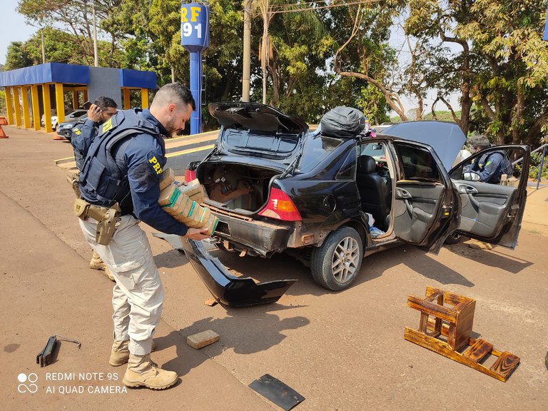 PRF apreende carregamento milionário de cocaína em Jataí