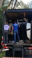 Caminhão carregado com peças de veículos de procedência duvidosa é apreendido pela PRF em Morrinhos (GO)