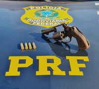 Motociclista é flagrado com arma de fogo em Peritoró/MA