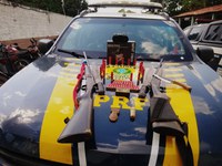 PRF flagra condutor e passageiro com armas e munições em Grajaú/MA