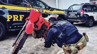 PRF recupera motocicleta roubada e flagra veículo com sinais de adulteração no Maranhão