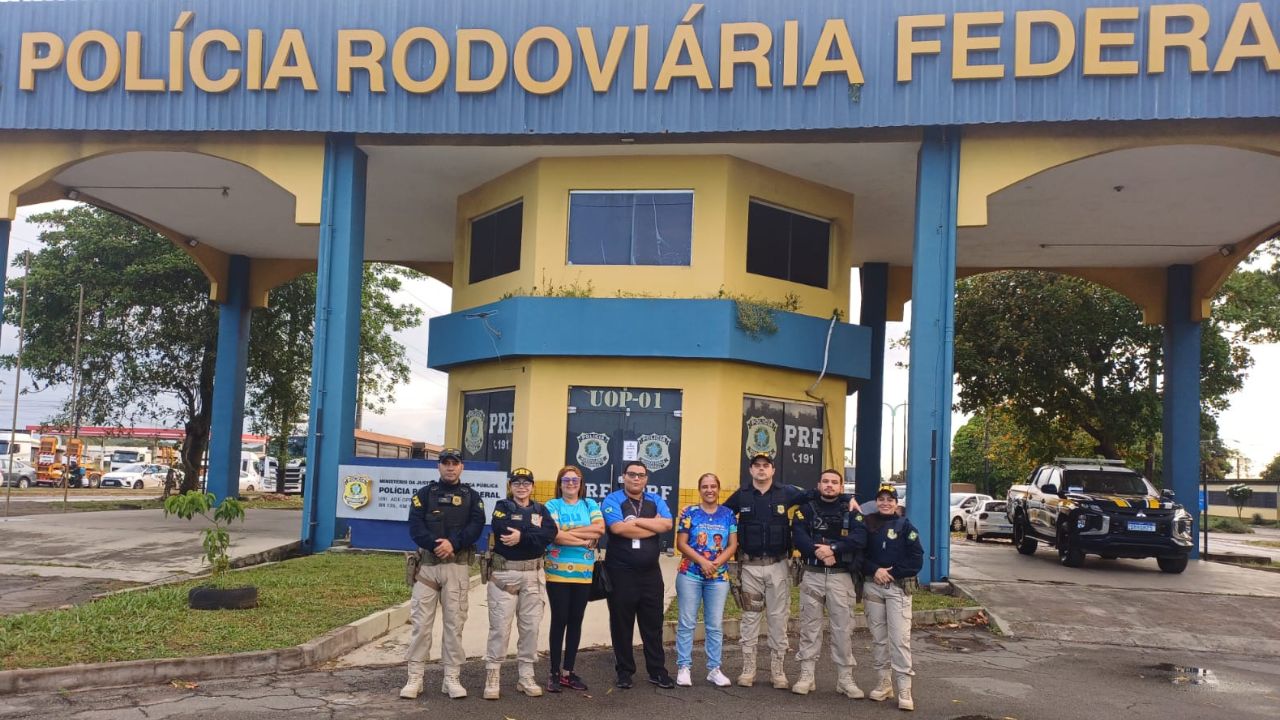 Integrantes do MOAB e Policiais Rodoviários Federais em frente à UOP 01, em São Luís (MA)