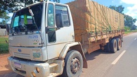 PRF apreende carga irregular de madeira beneficiada e flagra crimes ambientais na BR-010, no Maranhão