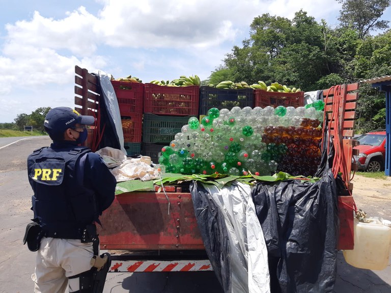 Apreensão de cachaça artesanal