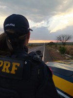 PRF flagra 02 condutores inabilitados BR-316